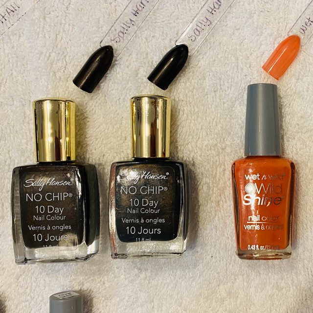 Nail Polish Lot 13x *** Vernis à Ongles Lot 13x dans Santé et besoins spéciaux  à Laval/Rive Nord - Image 3