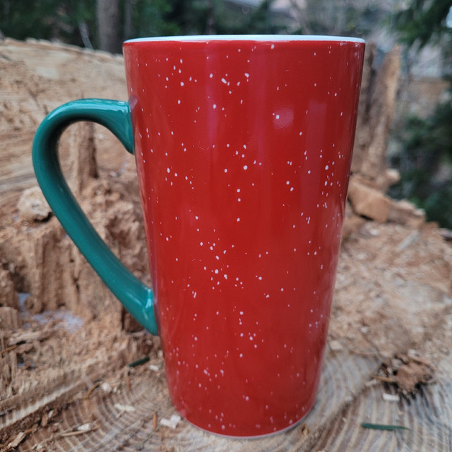 2020 Starbucks Tall Holiday Christmas Mug in Holiday, Event & Seasonal in City of Toronto - Image 2