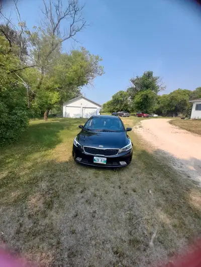 Selling my 2018 kia Forte, it has a fresh safety, runs and drives great. It got 245k kms, Onwed it s...