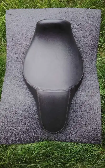 For sale is a factory original seat removed from a 2008 Kawasaki Vulcan 900 Custom. This seat has be...