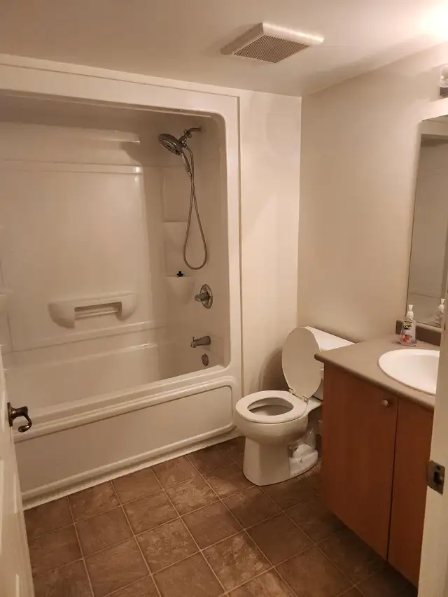 **** MILTON CONDO FOR RENT **** AVAIL. IMMED. in Long Term Rentals in Mississauga / Peel Region - Image 6