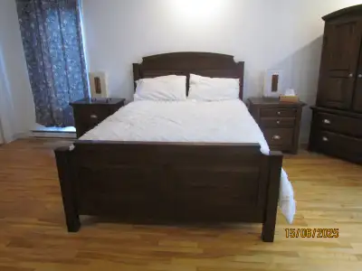 GRAND ensemble de chambre à coucher 5 morceaux au complet, View more