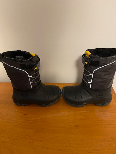 Brand New Keen Lumi Kid's Winter Boots - Size 11 in Kids & Youth in London - Image 2