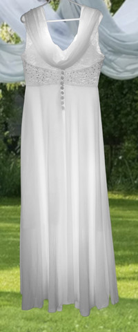 White Chiffon Dress/Wedding Gown size 14