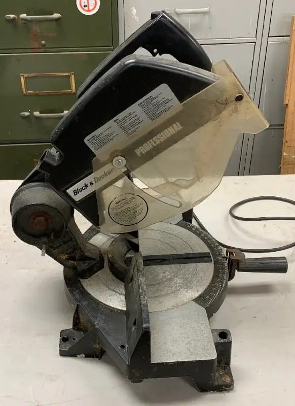 Black & Decker Professional 10" Miter Saw in Power Tools in Strathcona County - Image 3