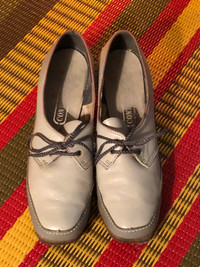 Vintage practical leather granny shoes, size 7.5.