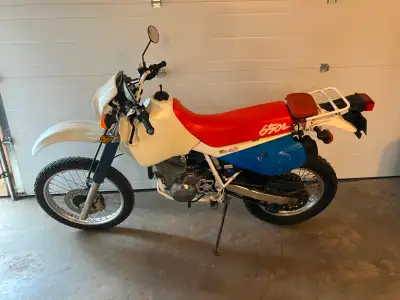 1993 Honda XR650L. Rebuild engine by XR's Only in California. Aftermarket fuel tank. New throttle ca...