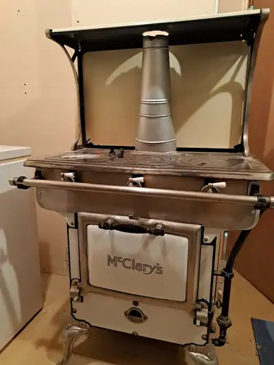 Good Condition. McCleary C-525 Stove Best Offer