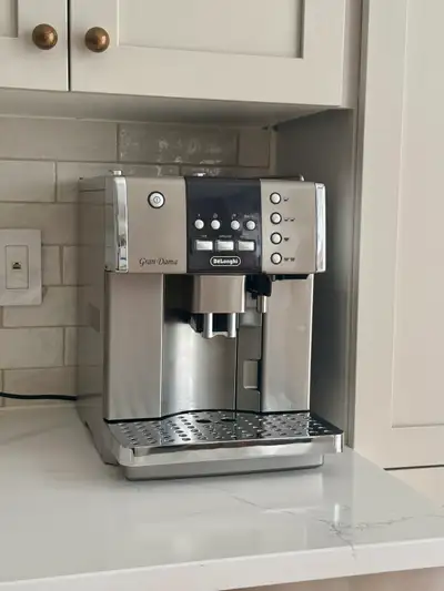 De'Longhi Gran Dama ESAM 6600 Super Automatic Espresso Machine, View more