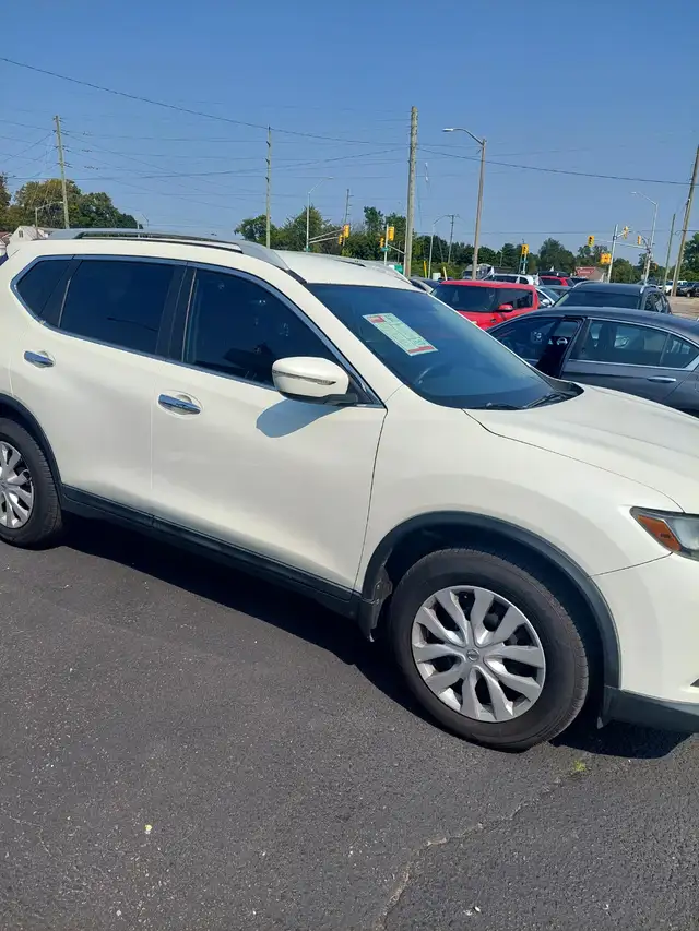 2015 Nissan Rogue S – Reliable SUV with Backup Camera62854389624963122