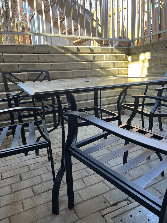 Ensemble de patio 4 places dans Mobilier pour terrasse et jardin  à Ville de Montréal - Image 3