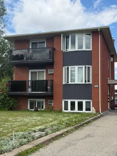 JUST LISTED | 26 Carnaby Crescent, Kitchener Rare opportunity to own a purpose-built triplex on one...