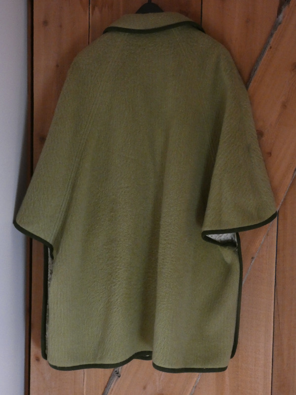 Loden poncho coat, original made in Austria in Women's - Tops & Outerwear in St. Catharines - Image 2