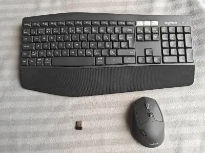 Logitech French Keyboard and mouse, View more