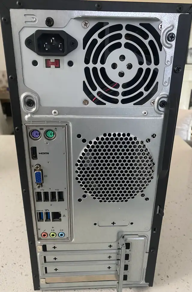 Acer Aspire Desktop Computer in Desktop Computers in Oakville / Halton Region - Image 4