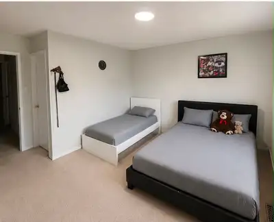 A spot is available for one girl in a shared master bedroom. One female tenant is already living in...