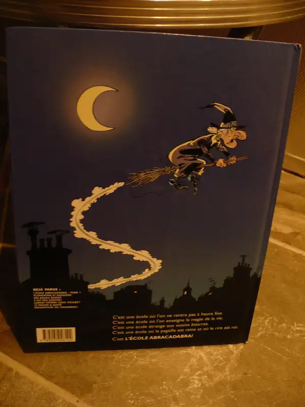 L'ÉCOLE ABRACADABRA NO.2 ET NO.7 ( BANDES DESSINÉES ) $ 8.00 CH62863259339651122