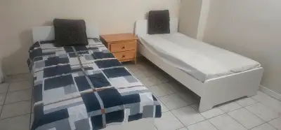 1Bed space avlb near Sheridan college for girls(furnished)