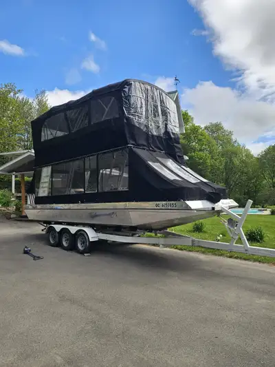 Bateau ponté alcan rebatit a neuf en 2024 , investit plus de 90000, interieur neuf ,,moteur yamaha 1...