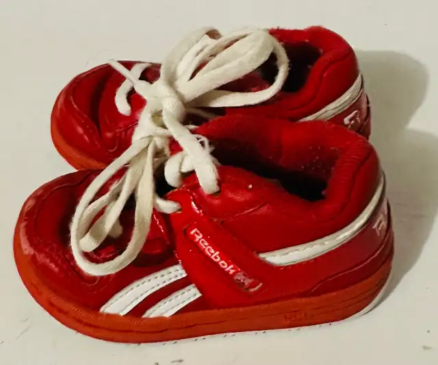 REEBOK TODDLER SHOES (SIZE 4) in Clothing - 12-18 Months in Regina - Image 2