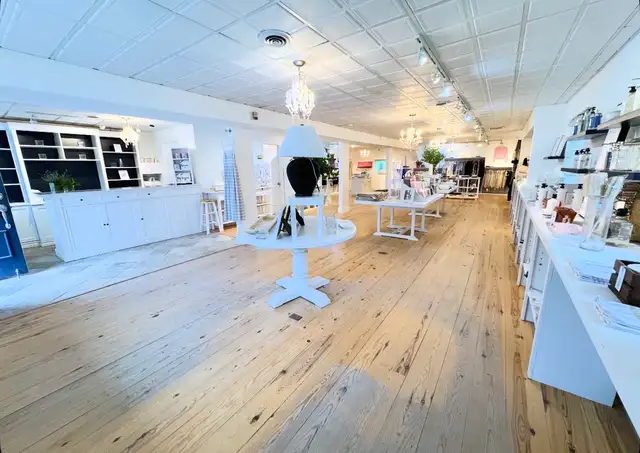Commercial building leasing opportunity in Commercial & Office Space for Rent in Muskoka - Image 3
