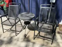 Folding chairs with table