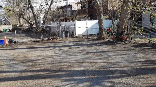 Summer Parking Space for Rent - Sandy Hill close to Ottawa U in Storage & Parking for Rent in Ottawa - Image 3