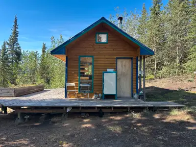 Off-Grid Cabin for Rent – Mount Lorne Area Escape to the Yukon wilderness! Located 40 km from Whiteh...