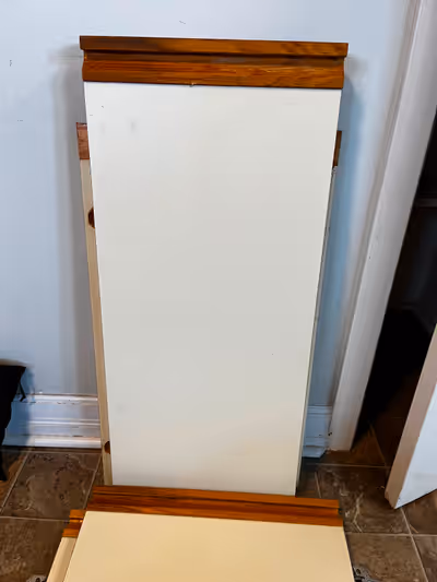 8 cabinet doors and 5 drawers 80’s/90’s style fronts Please take all and trash what you don’t need P...