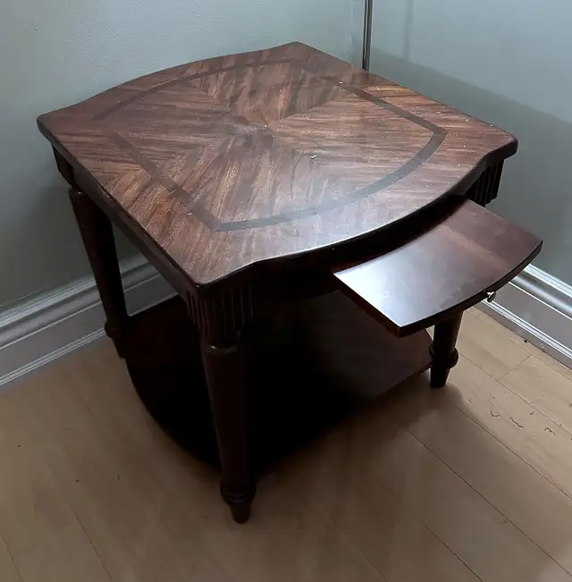 Pair of Solid Wood End Tables with Pull-Out Trays — Traditional in Coffee Tables in City of Toronto - Image 3