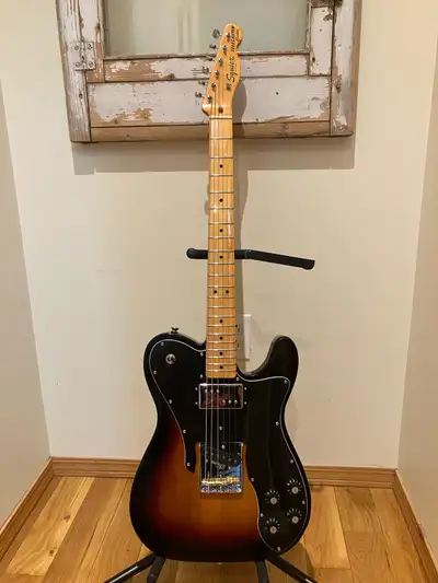 Priced to sell!!! Selling a beautiful sunburst Squier Classic Vibe '70s Telecaster Custom. The guita...