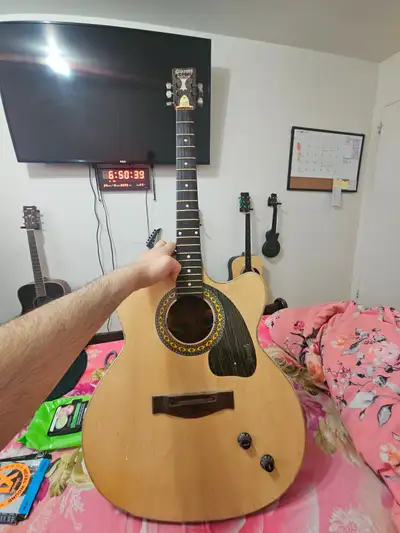 Givson Acoustic Guitar – Repair Project / DIY / Display Piece, View more