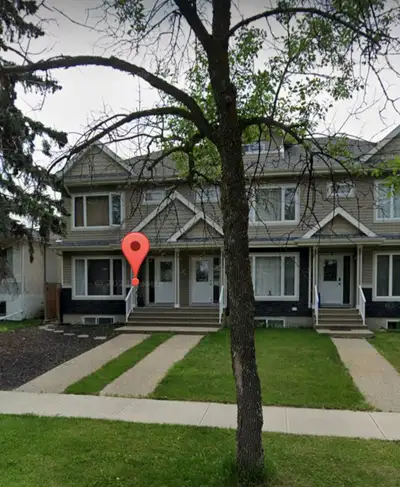3 Bedrm Townhouse For Rent 1 blk off Whyte Ave
