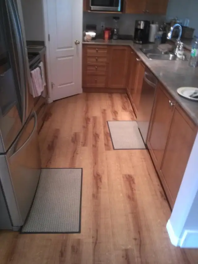 Installer, Vinyl plank, laminate, Hardwood flooring & repair.62863245340801124