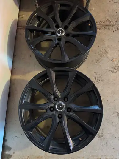 Set of 4 fairly new matte black rims - 18’. Used them on my previous SUV for 1 spring/summer. They w...