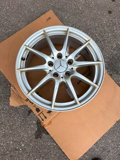 Mercedes RIM 17 -1 only RIM info: 6.5Jx17 ET49 Mercedes part number: A2464010102 Fit model A-Class,...