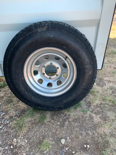 New Merit All Country radial LS. LT235/85R16-M&S. Rim 6 bolt on 5.5. 4.25" centre hole. Pickup Fort...