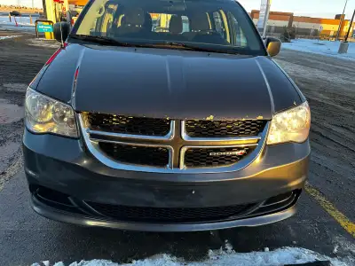 Selling my 2017 Dodge Grand Caravan with 190,000 kilometers on it, the minivan is active and has had...