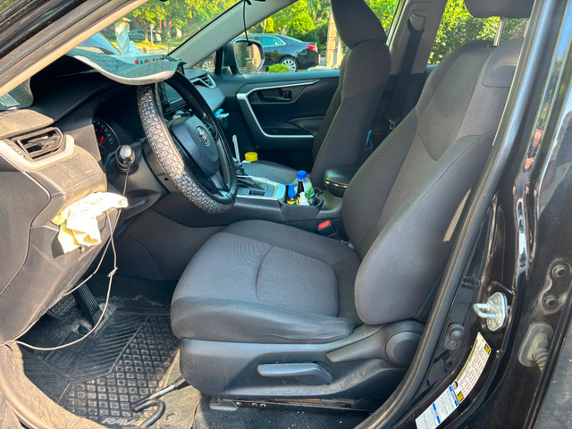 2019 Toyota RAV4 LE in Cars & Trucks in Markham / York Region - Image 3