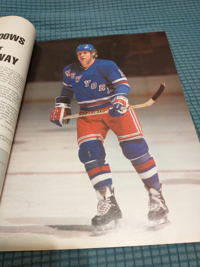Nov 1979 Scotiabank Hockey College News vol 9 issue 2 in Arts & Collectibles in City of Toronto - Image 3