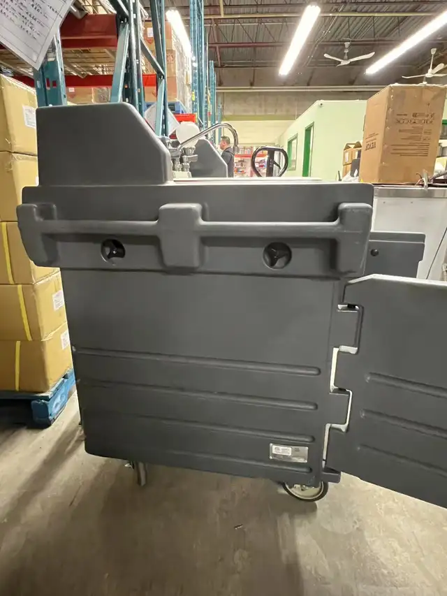 Cambro Commercial Mobile Portable Hand Sinks Cart in Other in City of Toronto - Image 7