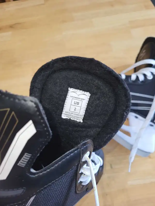 Hockey skates in Skates & Blades in Leamington - Image 4