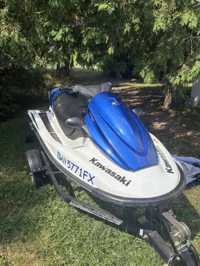 5000$ OR BEST OFFER! Selling my used 2006 Kawasaki STX 12• runs perfectly fine and starts up good no...