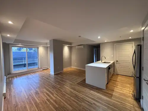 Hello! Lease Take Over!! Apartment details: • Monthly rent: $2,095 CAD • Cozy 1-bedroom apartment •...