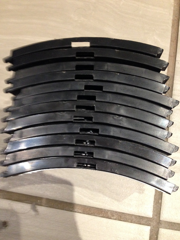 electric slot car racing set HO cars 32' of track tested/no cars Toys