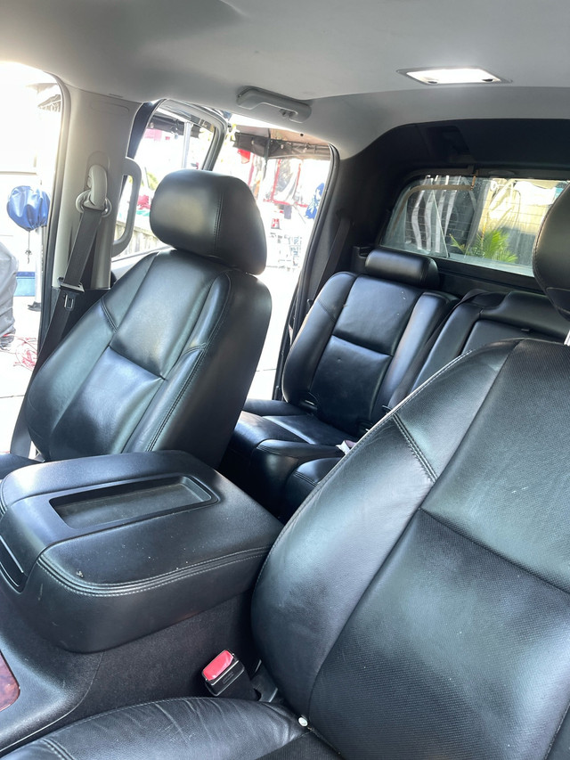 2011 Chevy Avalanche in Cars & Trucks in St. Catharines - Image 2