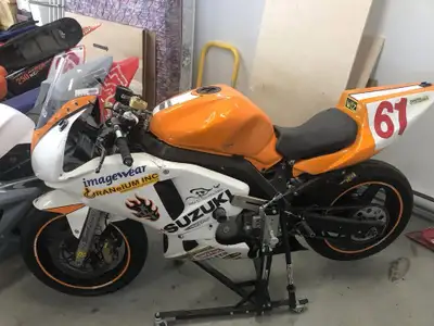 2005 sv650 race bike for sale $4,200 >> reduced to $3800 >> $3500 Gen 2 fuel injected 2005 Set up fo...