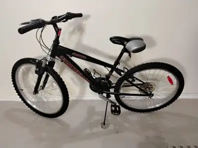 Excellent 24” Youth 18 spd front shock Diamondback Mountain Bike, View more