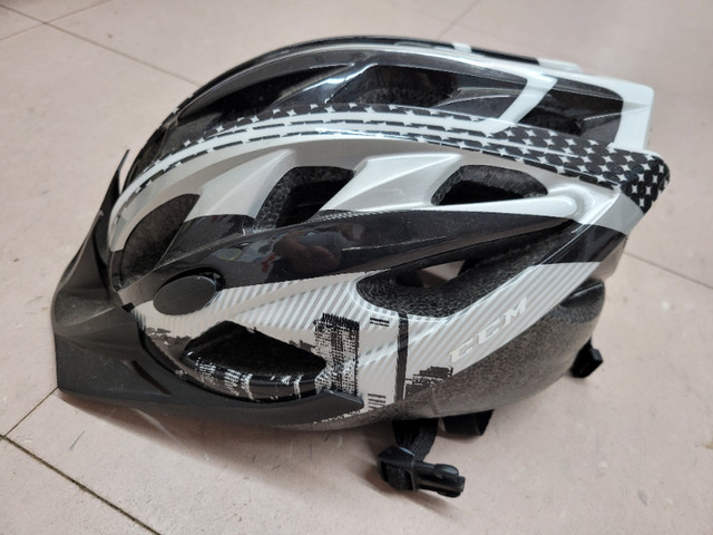 BLACK AND GREY CCM HELMET in Clothing, Shoes & Accessories in Saint John