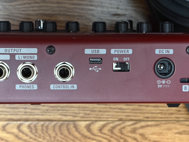 Zoom B3n Bass Multi-effects Processor in Amps & Pedals in Ottawa - Image 4
